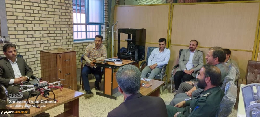 حضور  جناب آقای مهندس زارع مدیر عامل محترم شرکت آلومینای ایران و جناب سرهنگ حیدری فرماندهی محترم ناحیه مقاومت بسیج شهرستان جاجرم 5