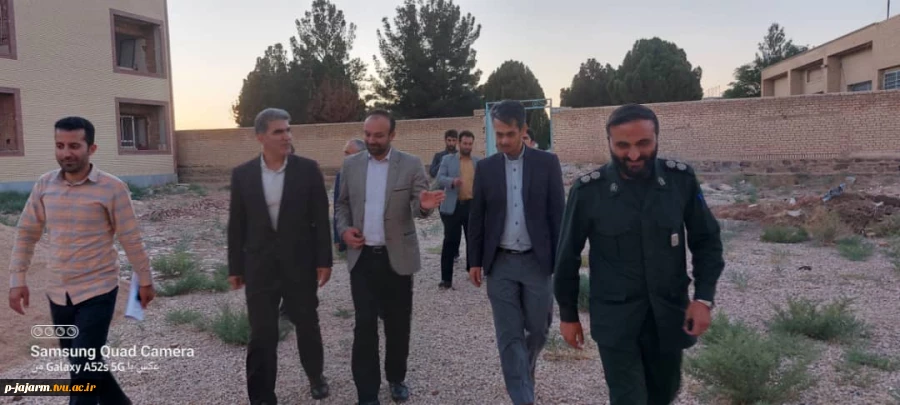 حضور  جناب آقای مهندس زارع مدیر عامل محترم شرکت آلومینای ایران و جناب سرهنگ حیدری فرماندهی محترم ناحیه مقاومت بسیج شهرستان جاجرم 8