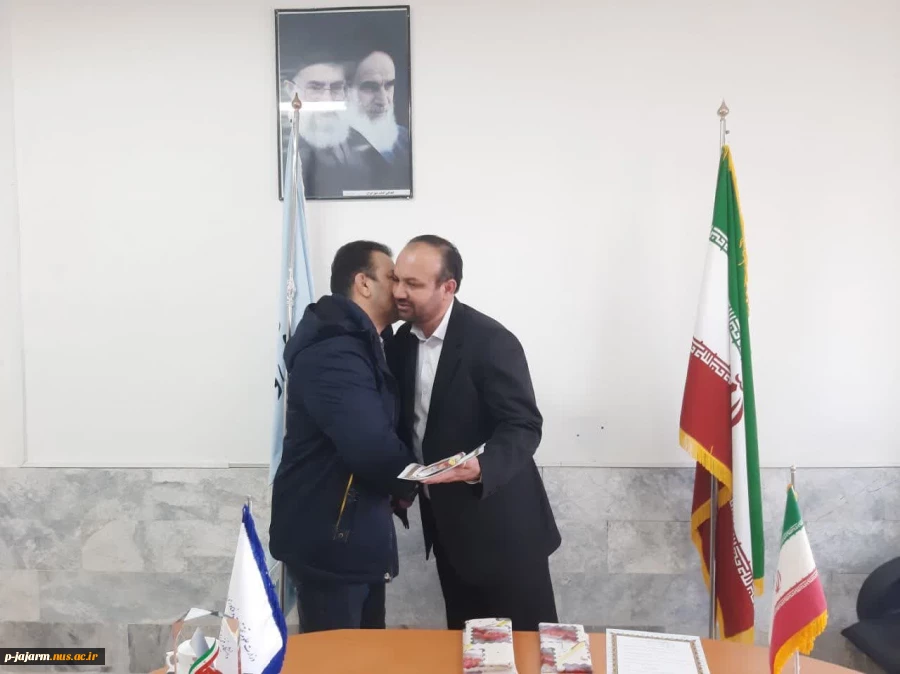 تقدیر از زحمات ارزشمند همکاران خدوم دانشکده در آخرین روز کاری اسفند ۱۴۰۱ و تبریک پیشاپیش سال جدید به همکاران عزیز. 4