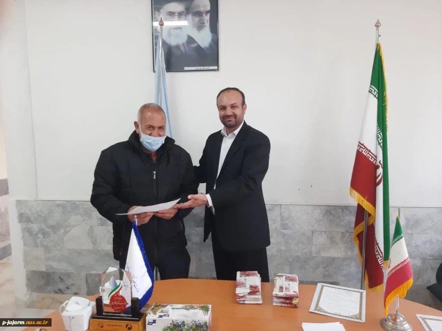 تقدیر از زحمات ارزشمند همکاران خدوم دانشکده در آخرین روز کاری اسفند ۱۴۰۱ و تبریک پیشاپیش سال جدید به همکاران عزیز. 8