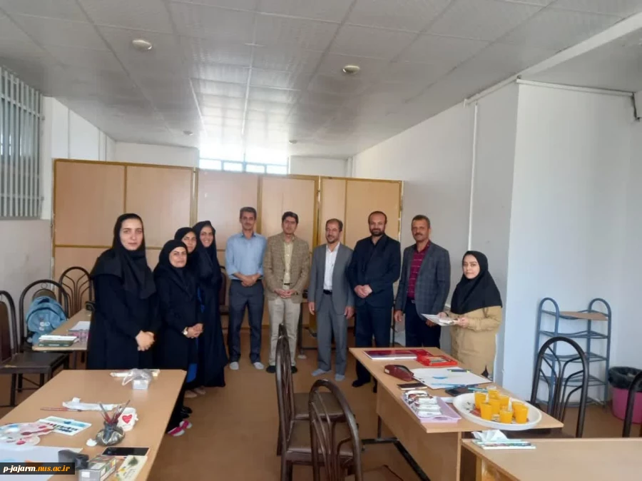 در روز معلم انجام شد:  تقدیر از اساتید محترم به مناسبت هفته معلم با حضورِ ریاست محترم مرکز در کلاس اساتید  4