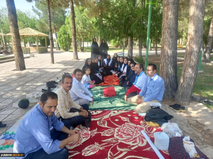 به مناسبت سالروز فتح خرمشهر برگزار شد:  تجدید میثاق جمعی از  دانشجویان و کارکنان دانشکده فنی جاجرم با شهدای گمنام  8
