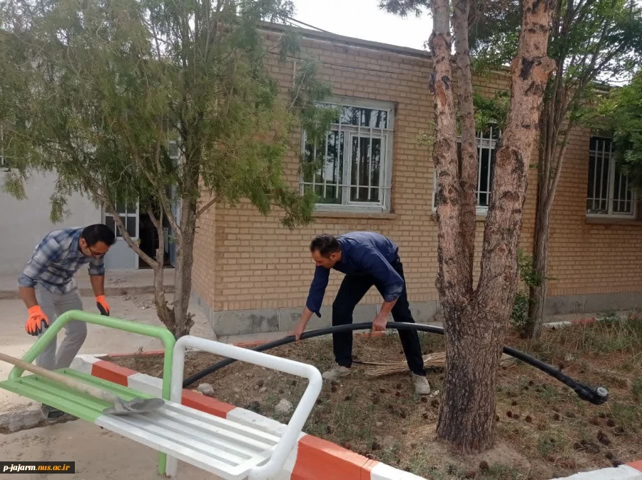لوله کشی کم فشار فضای سبز دانشکده توسط کارکنان 4