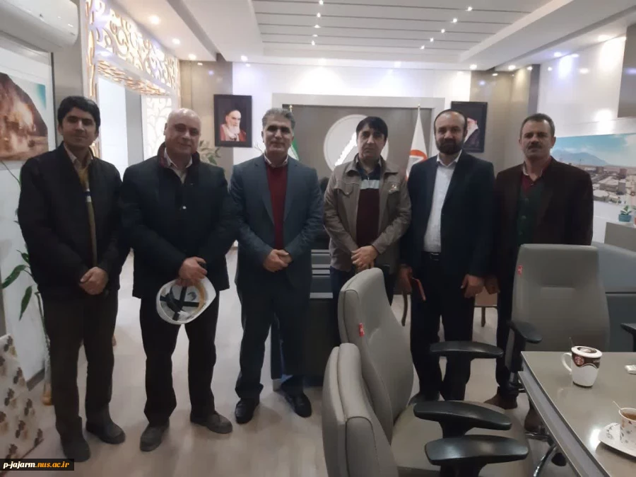 دیدار مسئولین مرکز با مدیرعامل محترم شرکت آلومینای ایران جناب آقای مهندس زارع در محل کارخانه تولید آلومینای جاجرم جهت تحکیم امر ارتباط با صنعت 2