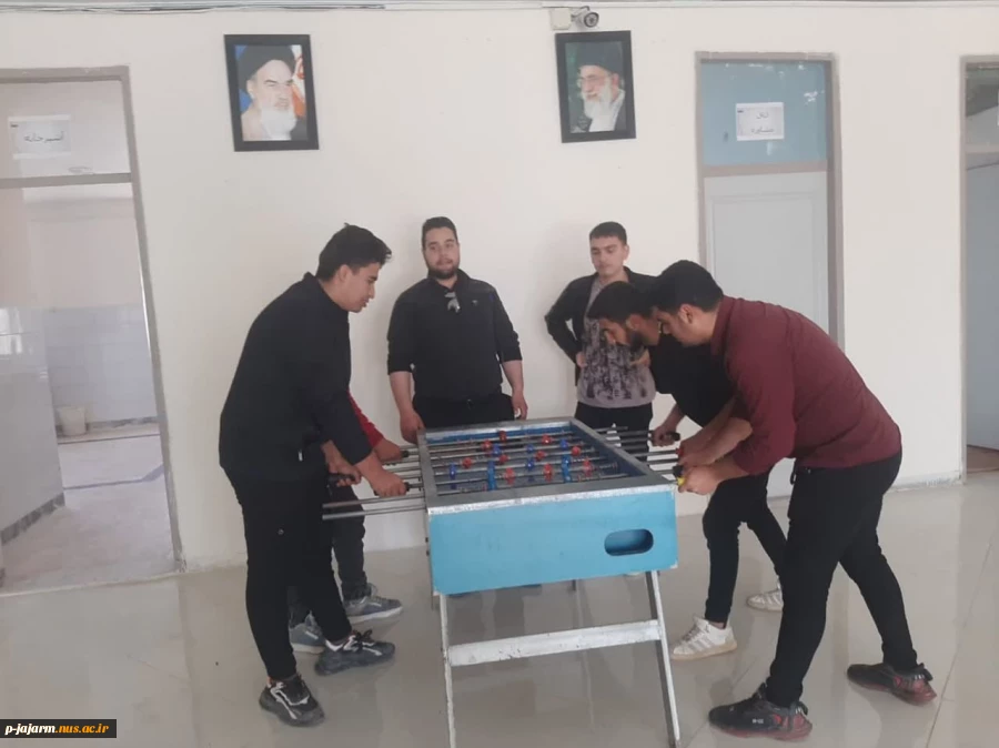 به مناسبت هفته تربیت بدنی برگزار شد : مسابقات ورزشی مدیسن بال و شوت به دروازه   12