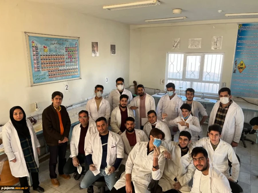 بازدید علمی تعدادی از دانشجویان دانشگاه های آزاد اسلامی و  دانشگاه علمی کاربردی مرکز جاجرم از کارگاه و آزمایشگاه های صنایع شیمیایی و  مهندسی شیمی آموزشکده فنی و حرفه ای جاجرم 9 دی ماه 1402 6