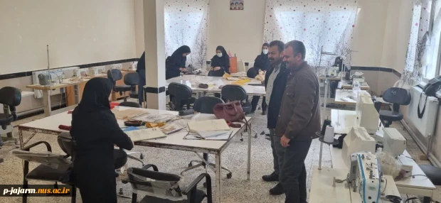 بازدید همکاران محترم از نمایشگاه آثار هنری (دست سازه های هنرآموزان و هنرجویان ) هنرستان عترت گرمه 
11 بهمن 1402 4