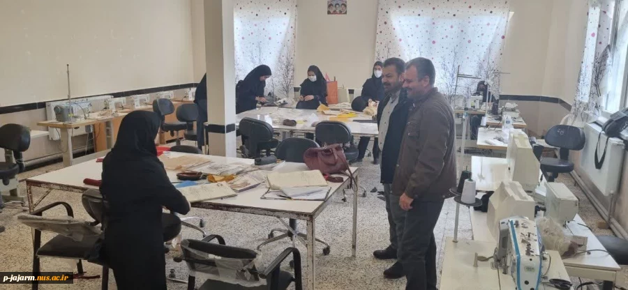 بازدید همکاران محترم از نمایشگاه آثار هنری (دست سازه های هنرآموزان و هنرجویان ) هنرستان عترت گرمه 
11 بهمن 1402 4