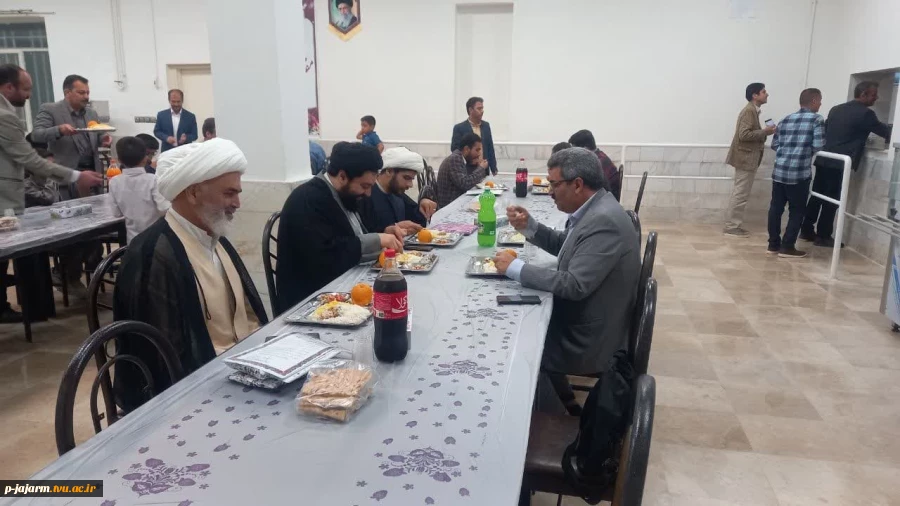 برگزاری مراسم بزرگداشت مقام معلم در آموزشکده فنی و حرفه ای جاجرم - دوشنبه 17 اردیبهشت 1403 4