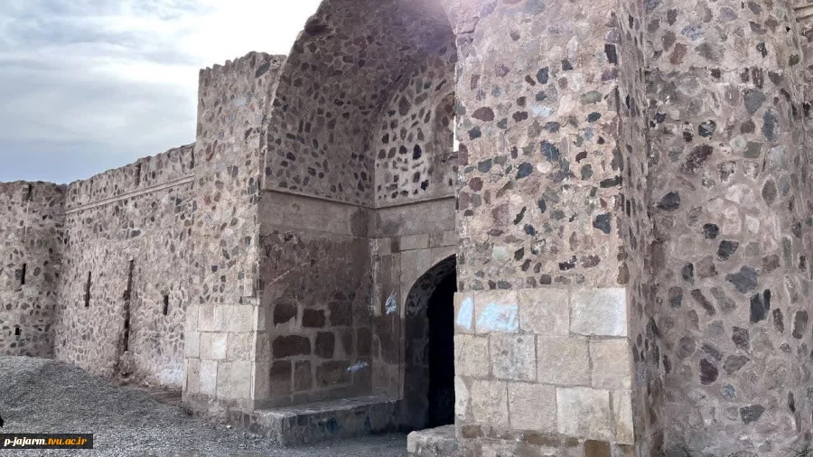 بازدید دانشجویان کارشناسی رشته طراحی و دوخت از مکان‌های تاریخی شهرستان جاجرم
 (در ارتباط با درس سبک های هنری و درس نماد شناسی) 3