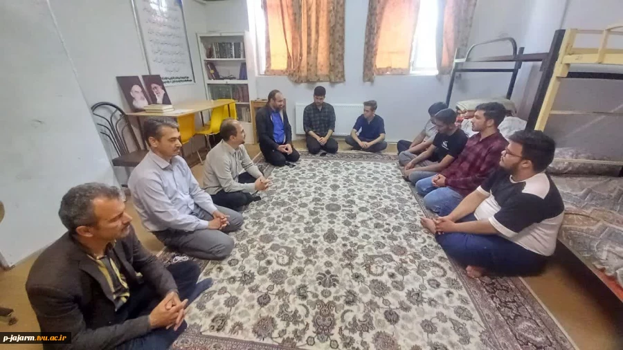 حضور مسئولین دانشکده فنی در خوابگاه و برگزاری نشست صمیمی با دانشجویان محترم خوابگاهی. یکشنبه ۱۳ خرداد 1403 3