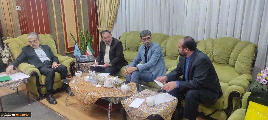 دیدار ریاست دانشکده ملی مهارت جاجرم جناب آقای دکتر حسن زاده با وزیر محترم علوم تحقیقات و فناوری جناب آقای دکتر سیمایی 3