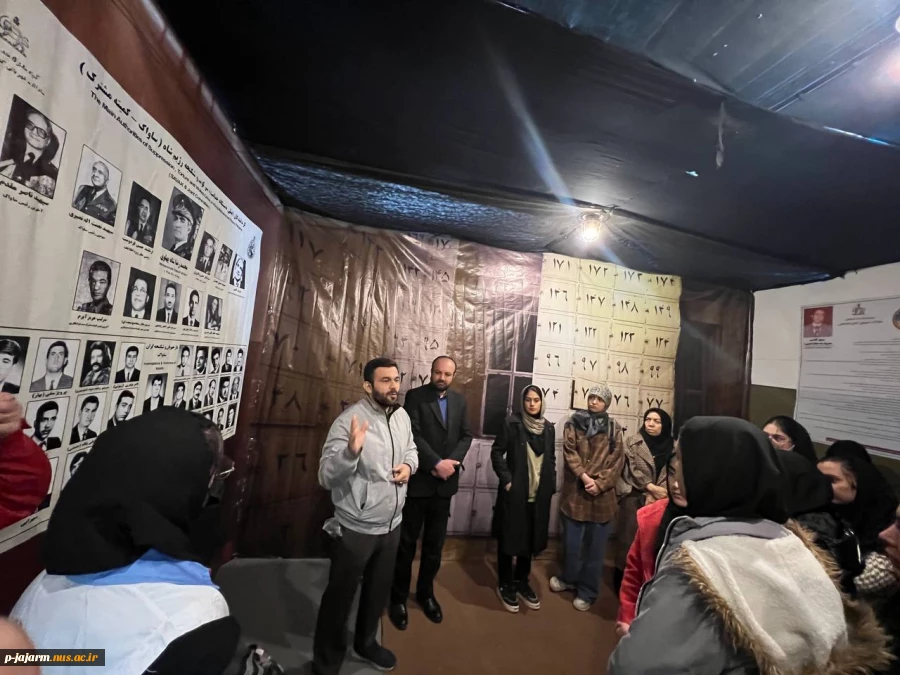 بازدید اساتید، دانشجویان و کارکنان دانشگاه ملی مهارت مرکز جاجرم از موزه عبرت ایران 1 بهمن 1403 8