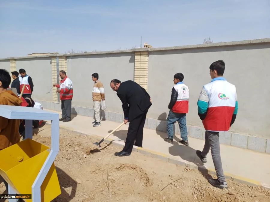 کاشت درخت به مناسبت 22 اسفند سالروز بزرگداشت مقام شهدا  و هفته منابع طبیعی 3