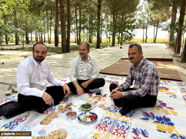 برگزاری برنامه صبحانه سالم در محل پارک مجتهد جاجرمی (چهارشنبه 24 اردیبهشت 1404) 2