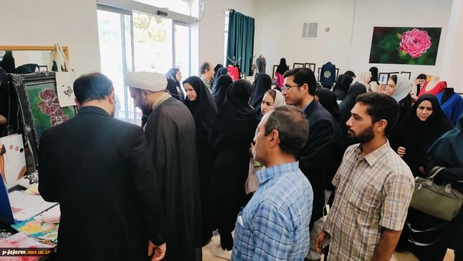 آغاز به کار نمایشگاه دستاوردهای هنری دانشجویان گرامی رشته های طراحی و دوخت و طراحی پوشاک - ۲۹ خرداد ۱۴۰۴ 18