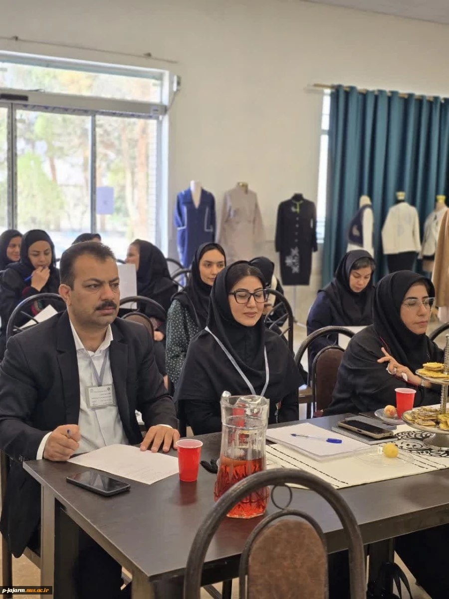 برگزاری جلسات دفاع از پایان نامه کارشناسی رشته طراحی و دوخت - 4 تیرماه 1404 19